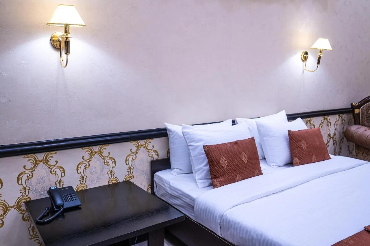 אסטנה Belon Lux Hotel